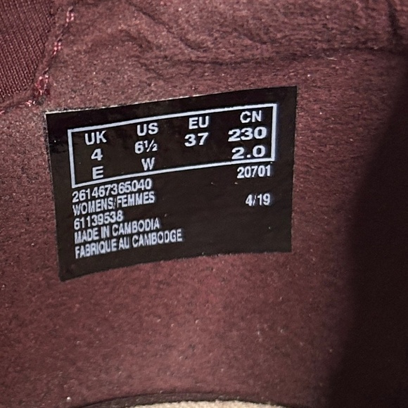 Clarks Women's 6.5 Wide Plum Purple Suede Like Pump Wedding Event Holiday Shoea - Picture 11 of 12